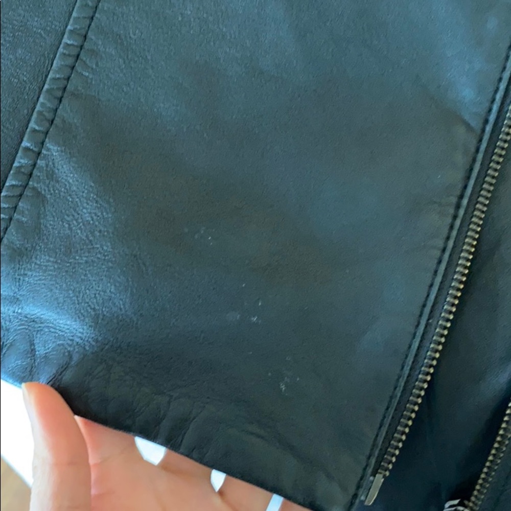 Leather jacket - Picture 3 of 6